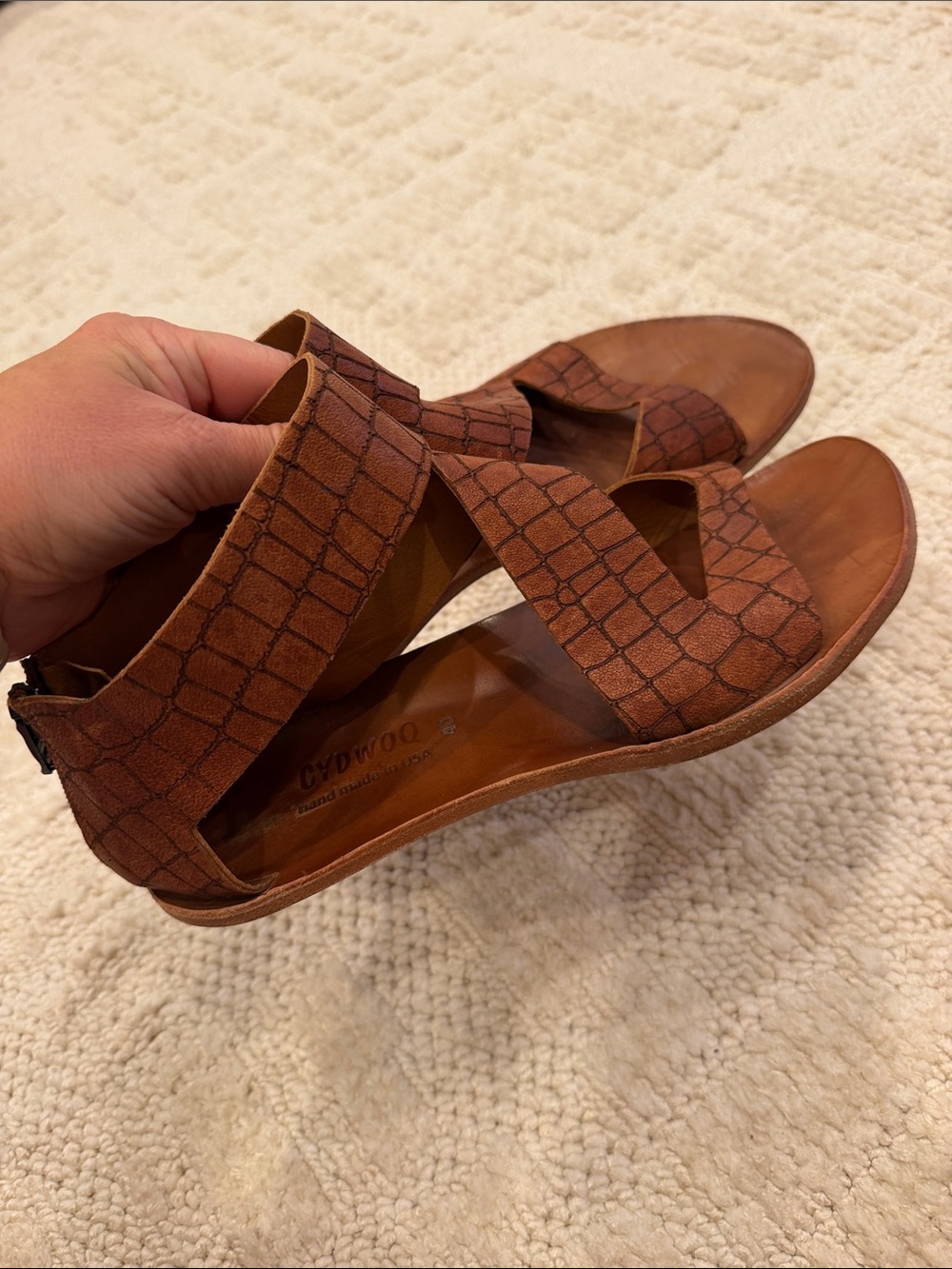 Cydwoq Hand Made In USA Size 40